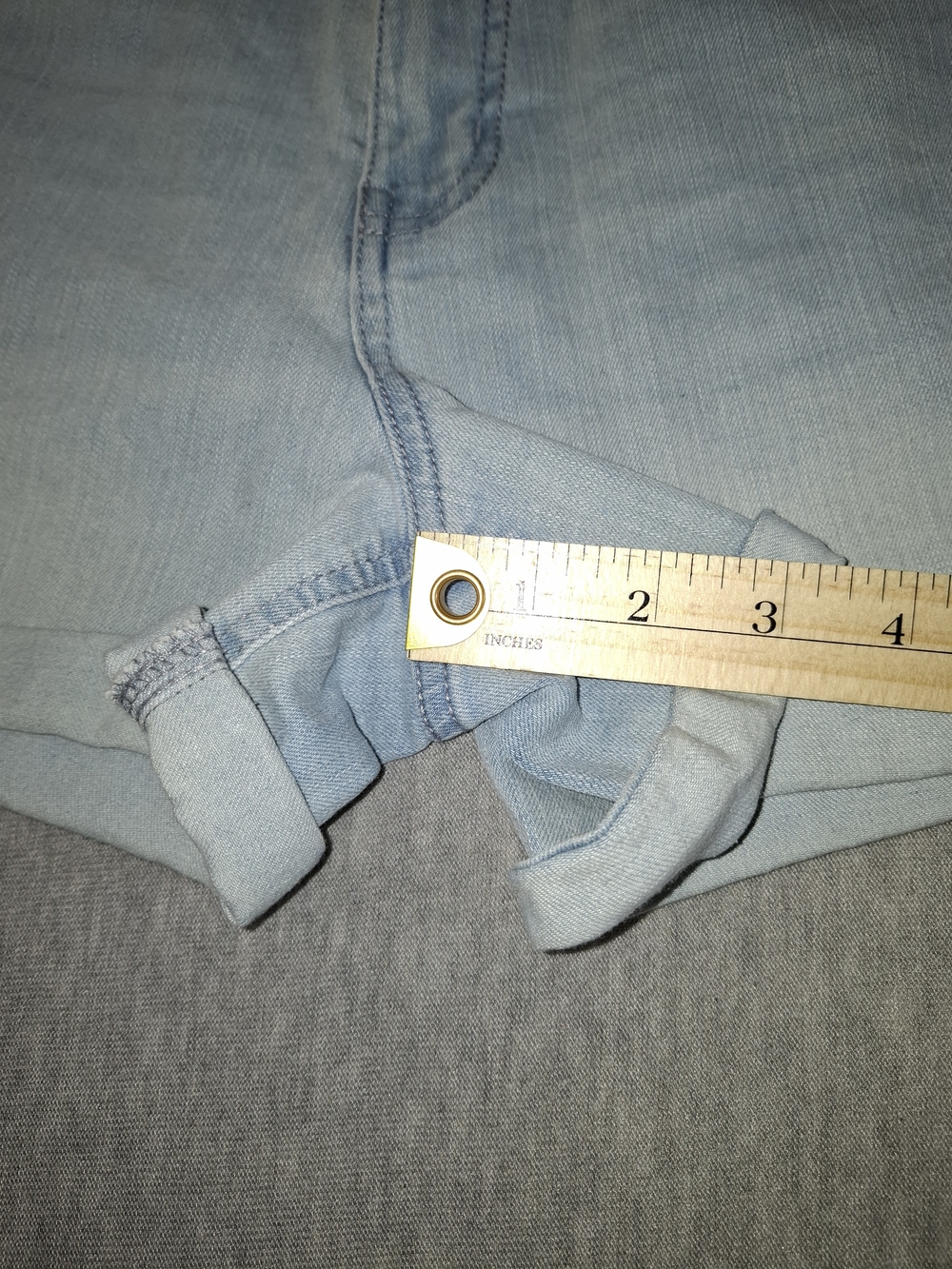 Calvin Klein Women's Size 26 Light Blue Denim Rolled-Hem Shorts - Picture 4 of 6